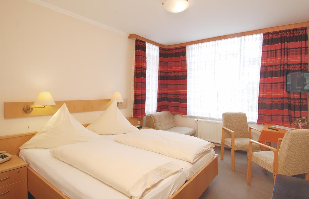 Hotel Muenchner Loewenbraeu Cuxhaven Rum bild
